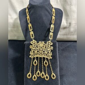 Vtg: Brutalist Gold Toned Designed Etched Chest Plated Articulated Necklace